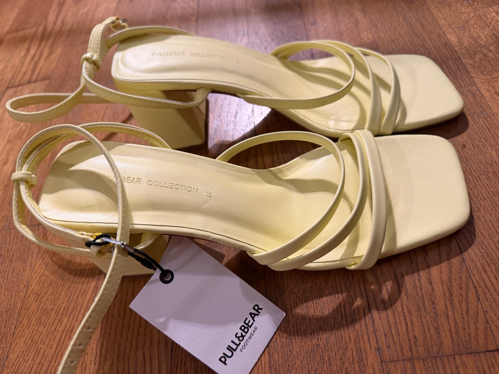 Sandalias de tacón amarillas – photo 3